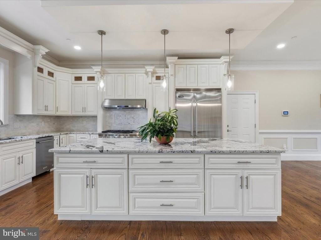 12107 Glen Mill Rd - Photo 3 of 44