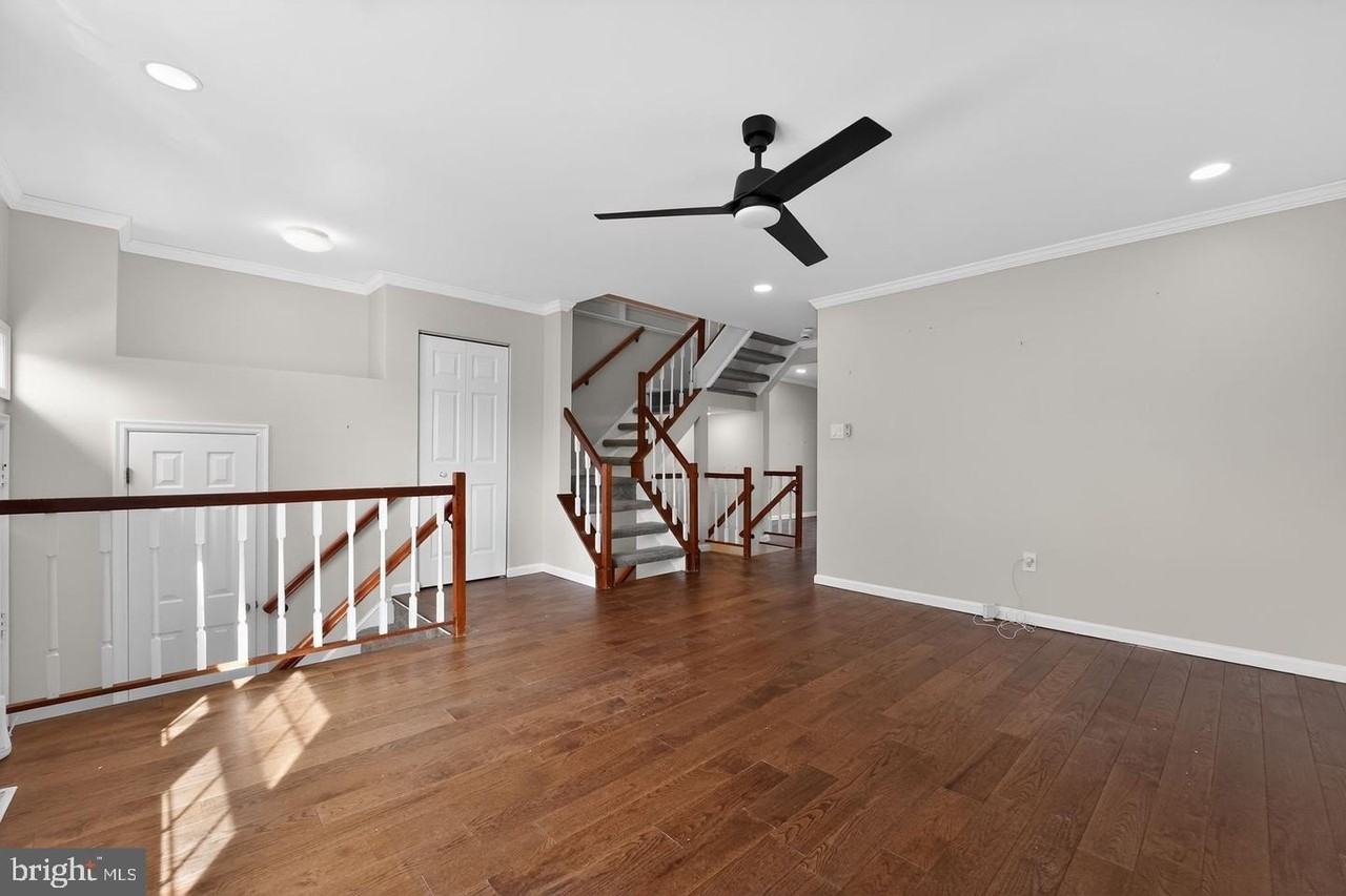 708 Suffield Dr - Photo 3 of 22