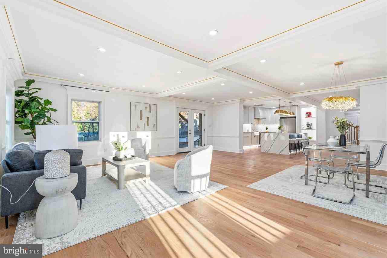 6218 Suitland Rd - Photo 3 of 50