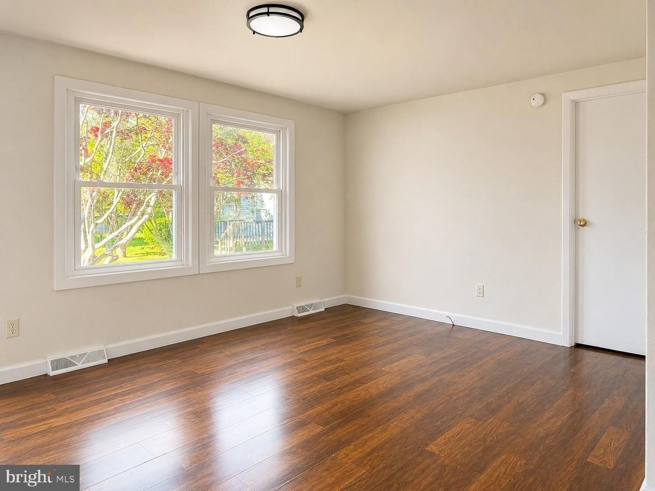 22132 Towey Ct - Photo 2 of 13