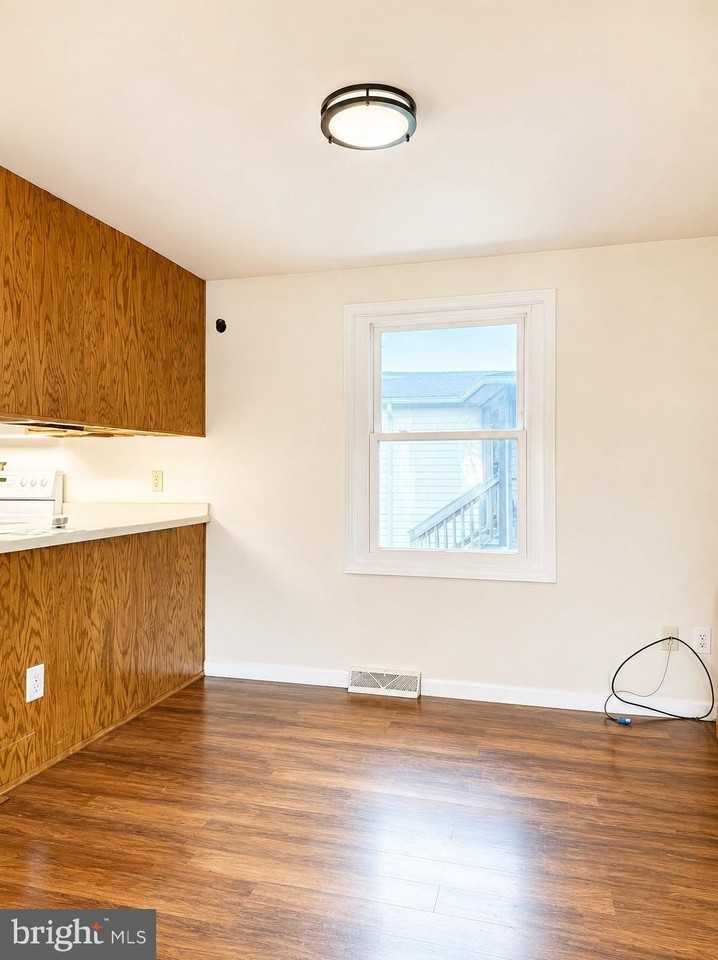 22132 Towey Ct - Photo 4 of 13