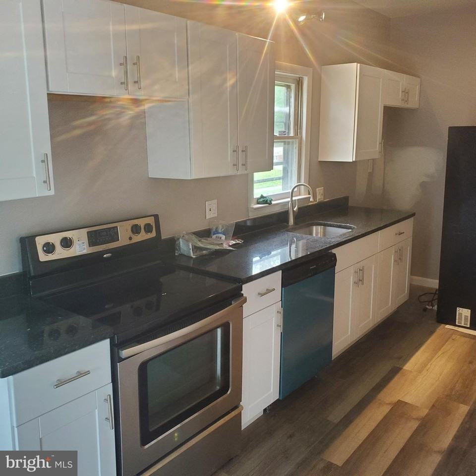12512 Stone Bridge Dr - Photo 5 of 24