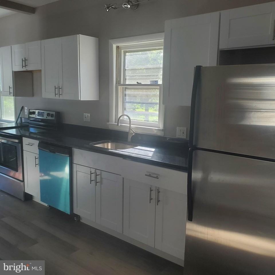 12512 Stone Bridge Dr - Photo 7 of 24
