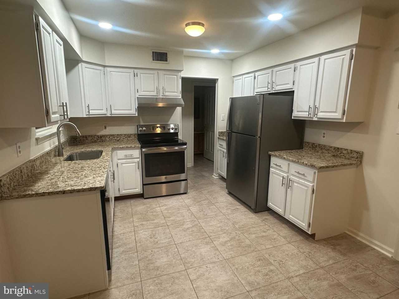 39 Innisbrook Ln - Photo 2 of 6