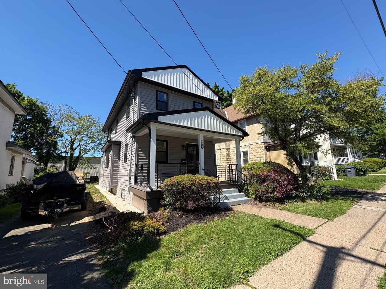 2344 Hamilton Ave - Photo 2 of 32