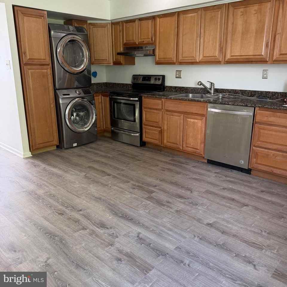 515 N York Rd #9E