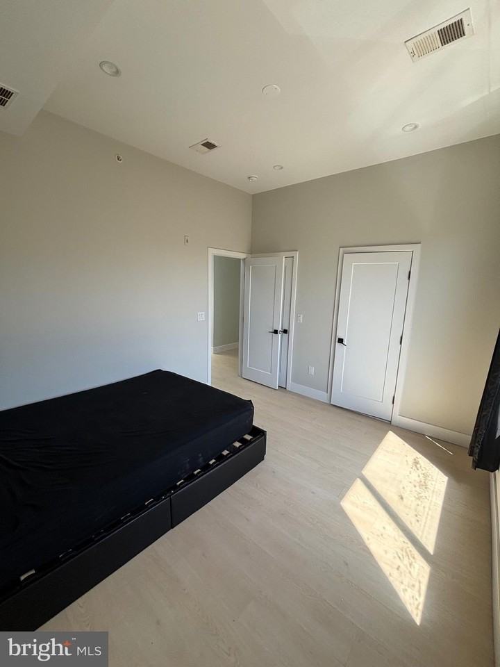 1809 W Master St #3 - Photo 7 of 16