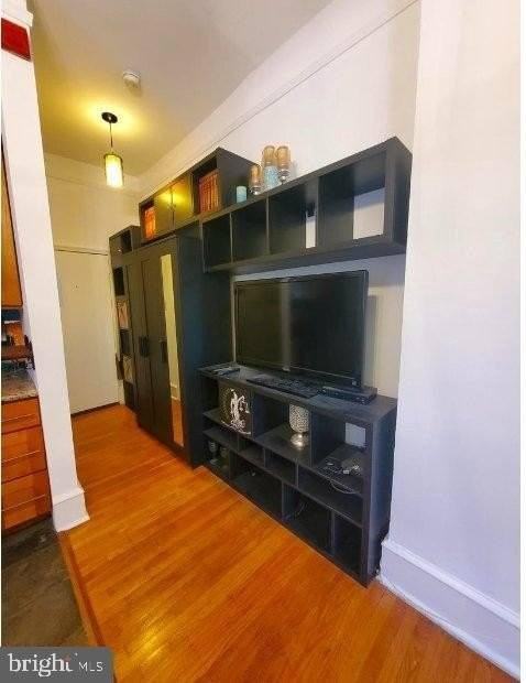 1109 Spruce St #2R - Photo 3 of 20