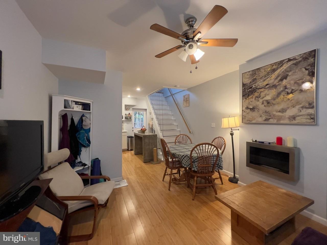 2331 Montrose St - Photo 3 of 50