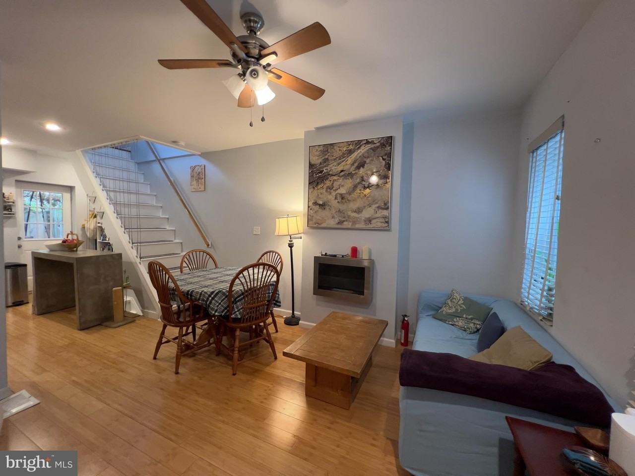 2331 Montrose St - Photo 4 of 50