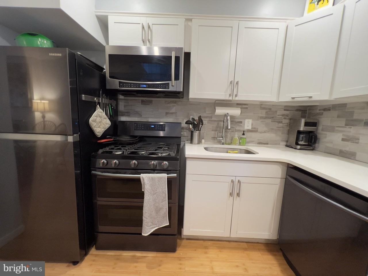 2331 Montrose St - Photo 6 of 50