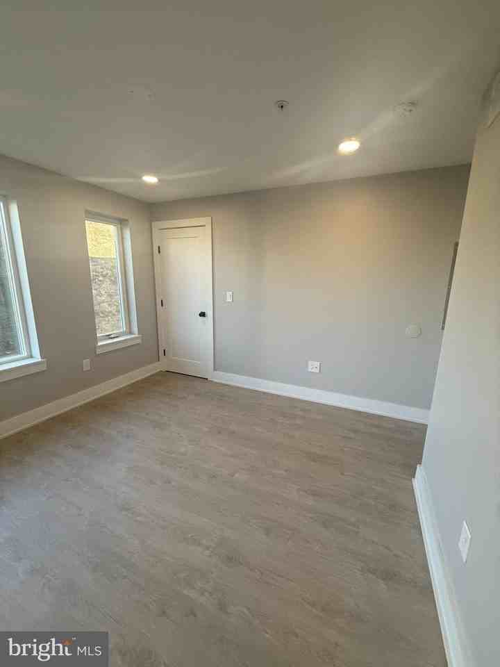 721 N 16th St #F - Photo 6 of 13