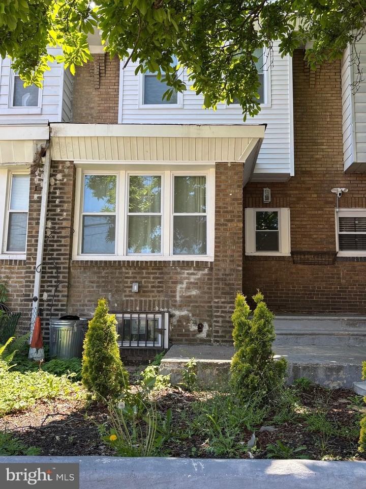4854 Brown St - Photo 2 of 22