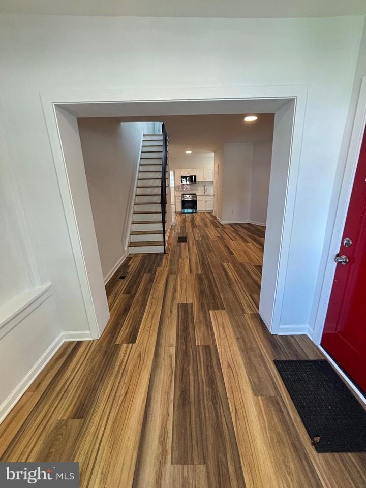 4854 Brown St - Photo 4 of 22