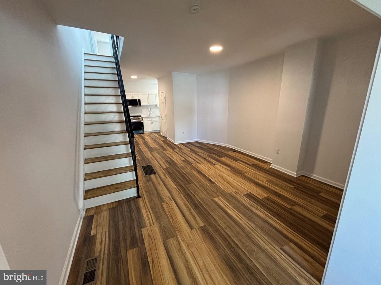 4854 Brown St - Photo 6 of 22
