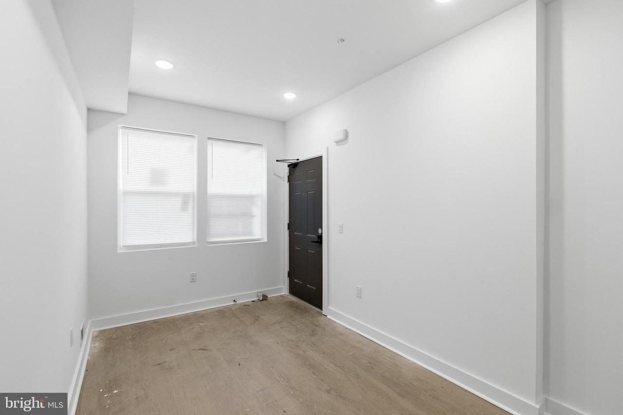 2116 N 7th St #A - Photo 4 of 19