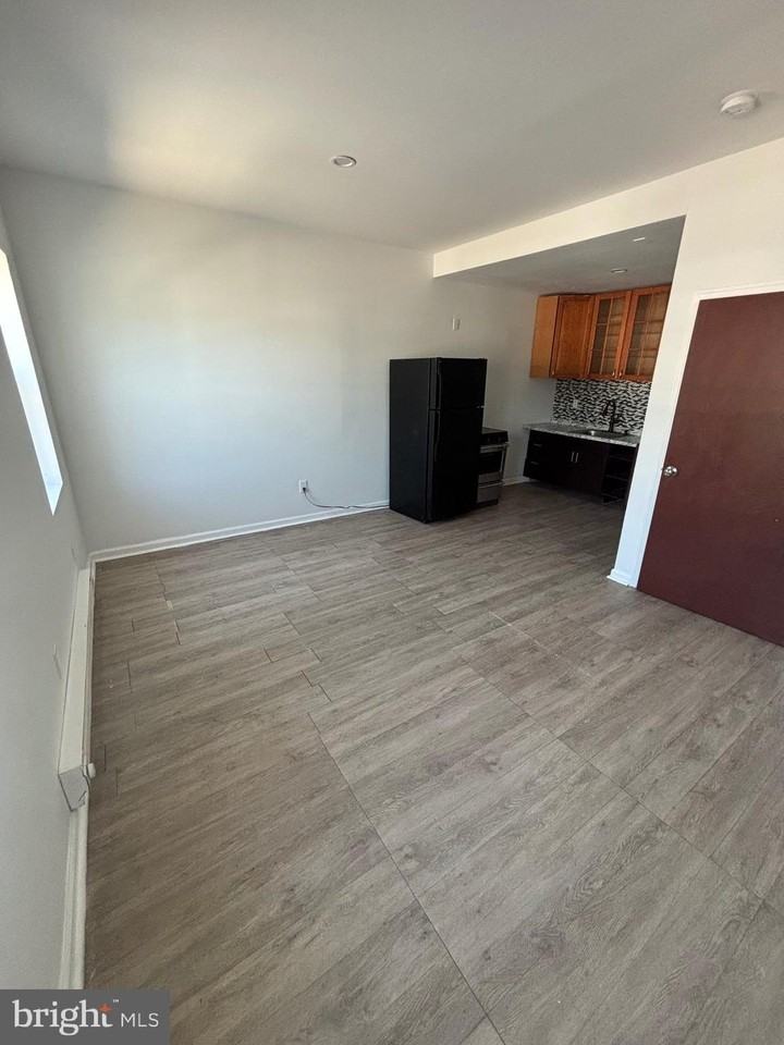 4550 Wayne Ave - Photo 2 of 11