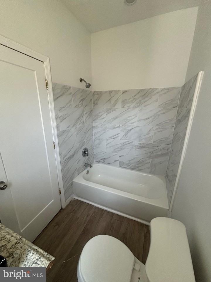 4550 Wayne Ave - Photo 6 of 11