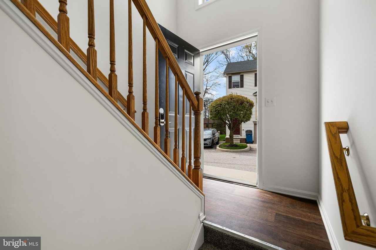 26 Shady Tree Ct - Photo 3 of 23