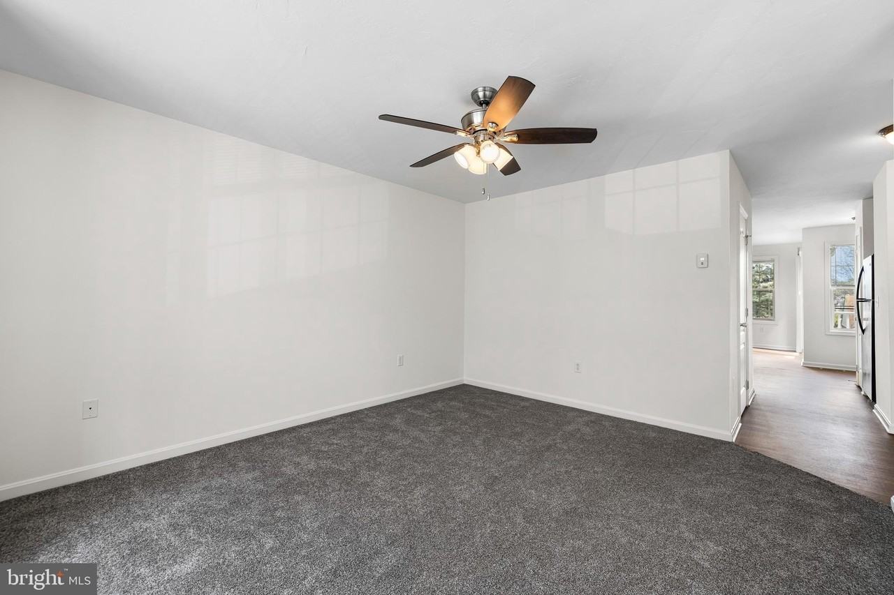 26 Shady Tree Ct - Photo 5 of 23