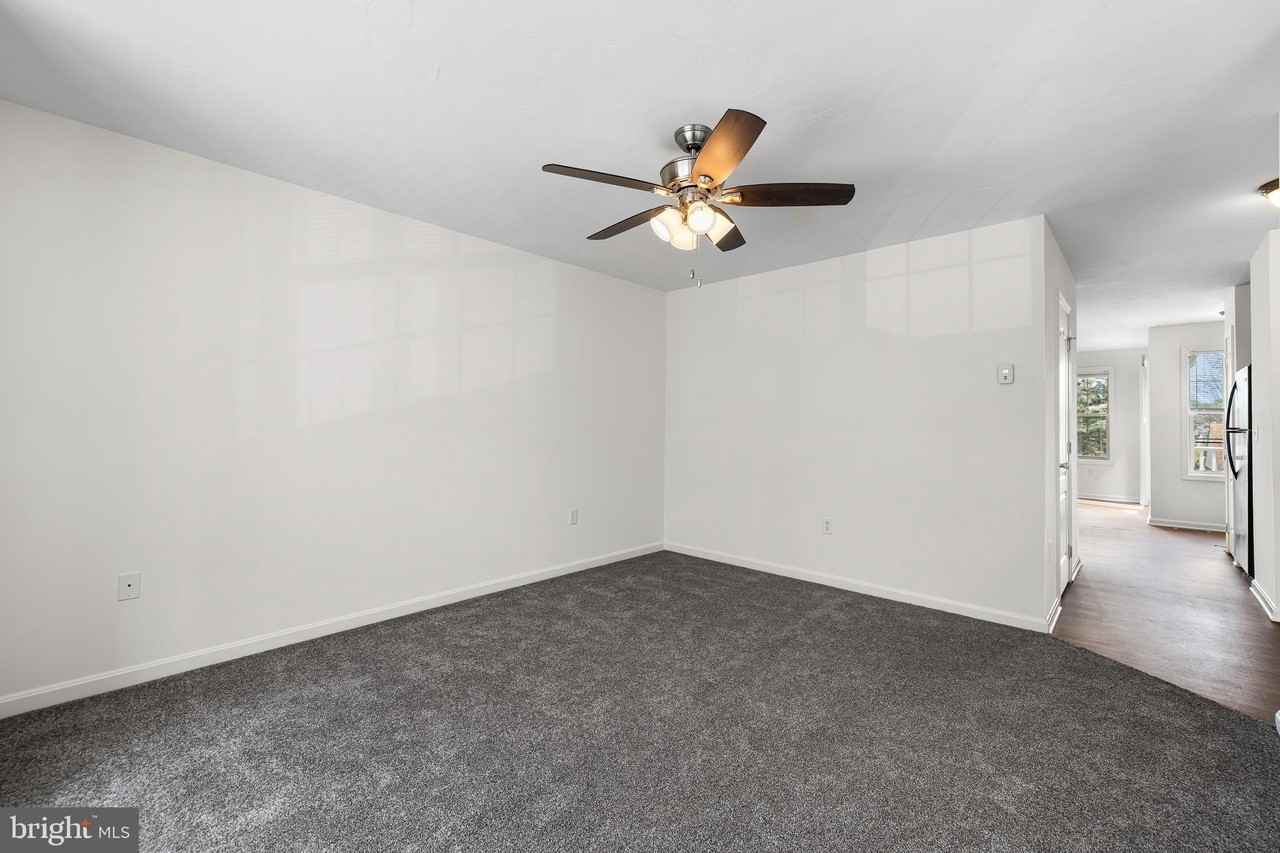 34 Shady Tree Ct - Photo 4 of 22
