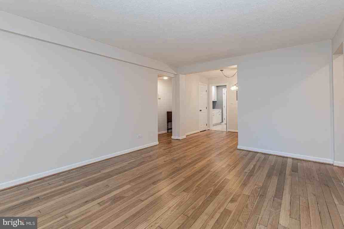 100 N George Mason Dr #100-3 - Photo 5 of 24