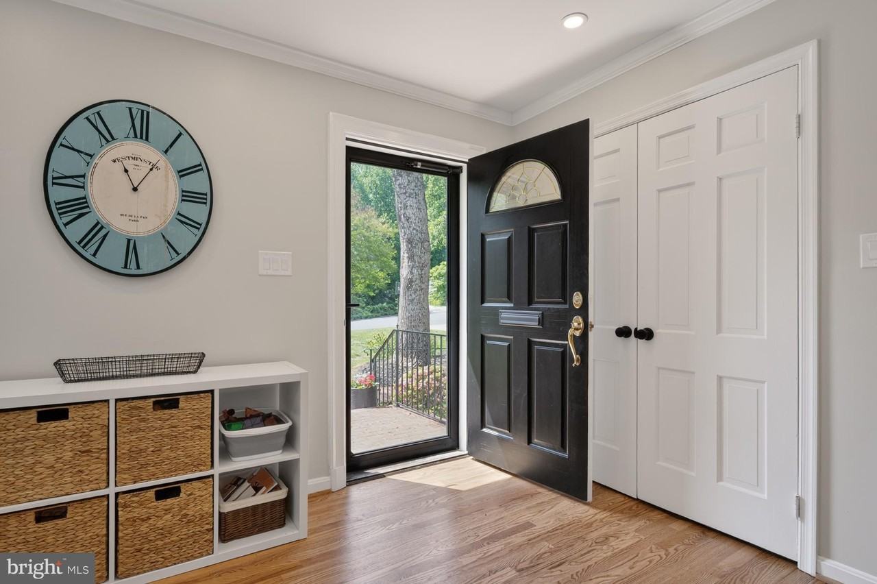 1554 Forest Villa Ln - Photo 4 of 50