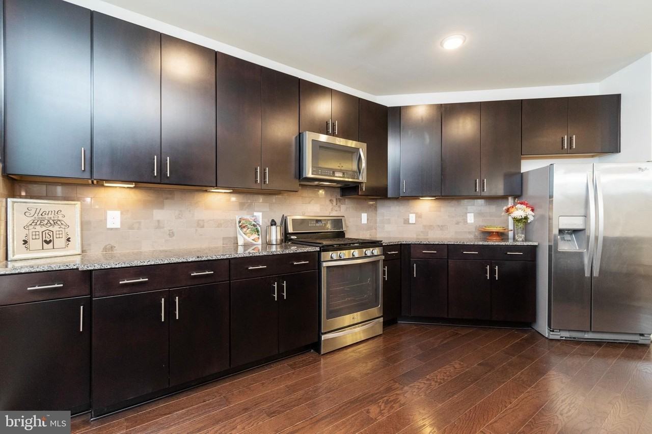 2903 Bleeker St #5-101 - Photo 4 of 37