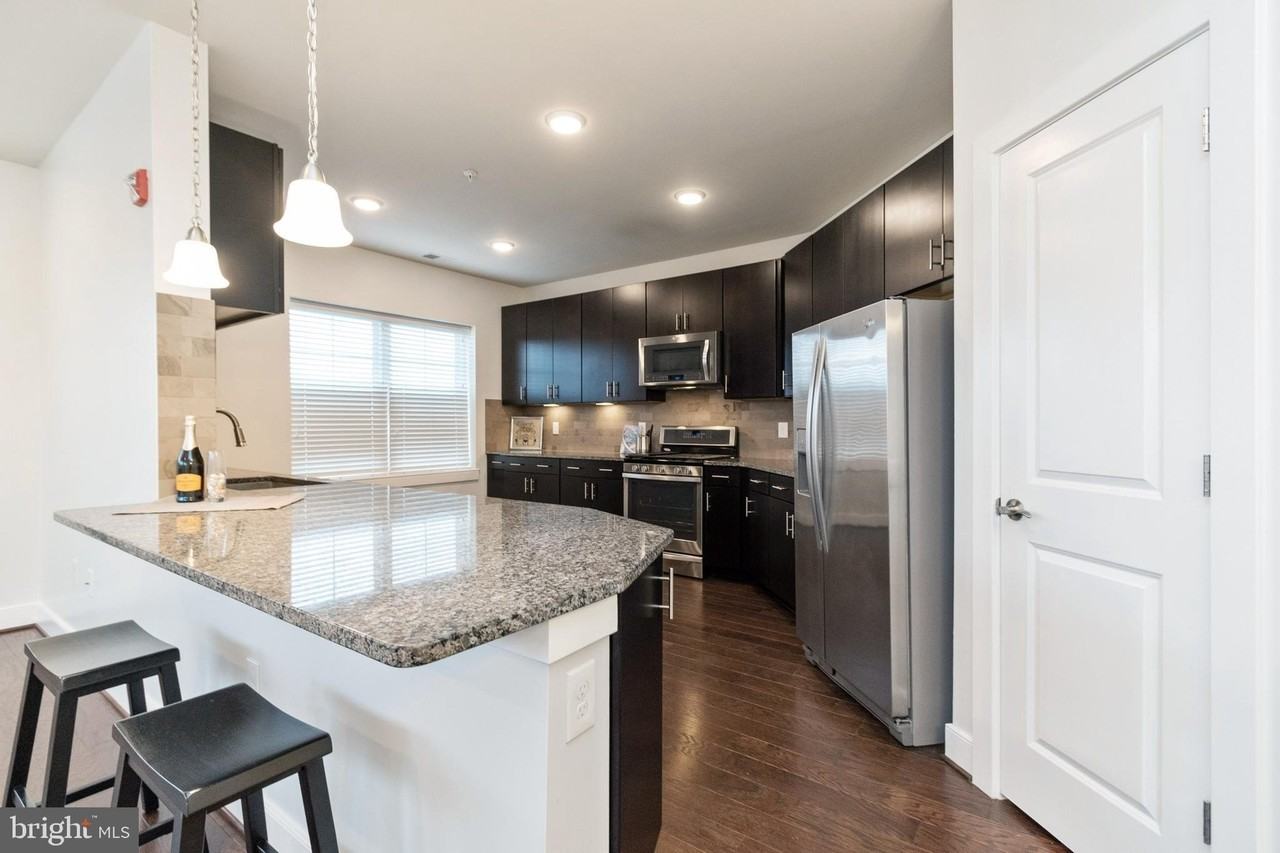 2903 Bleeker St #5-101 - Photo 6 of 37