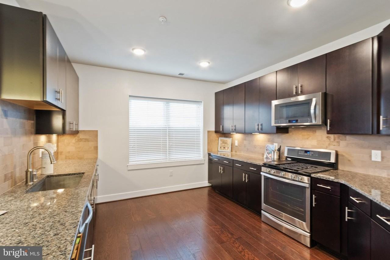 2903 Bleeker St #5-101 - Photo 7 of 37