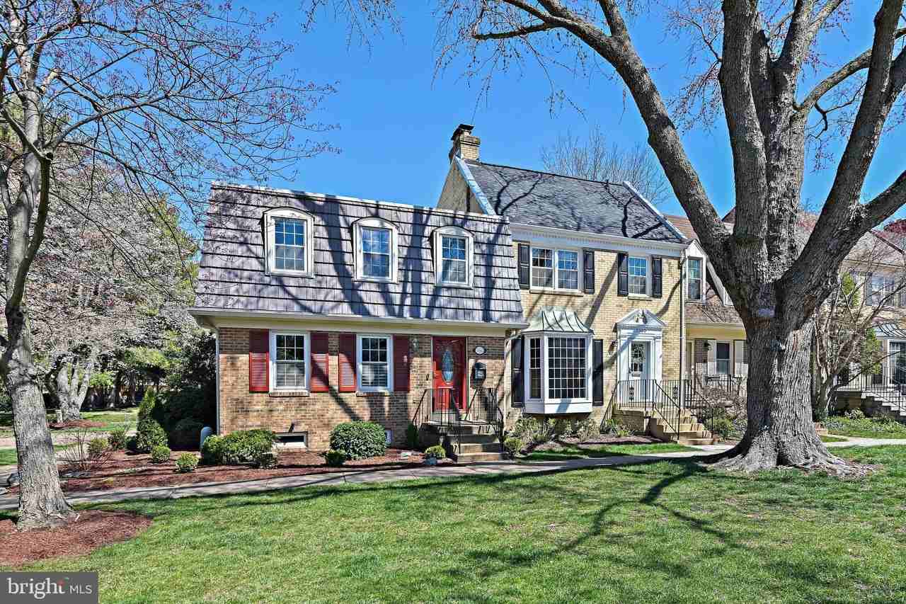 7380 Montcalm Dr - Photo 4 of 50