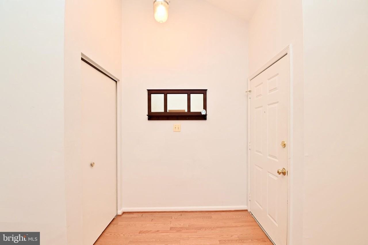 10048 Wood Sorrels Ln - Photo 4 of 42