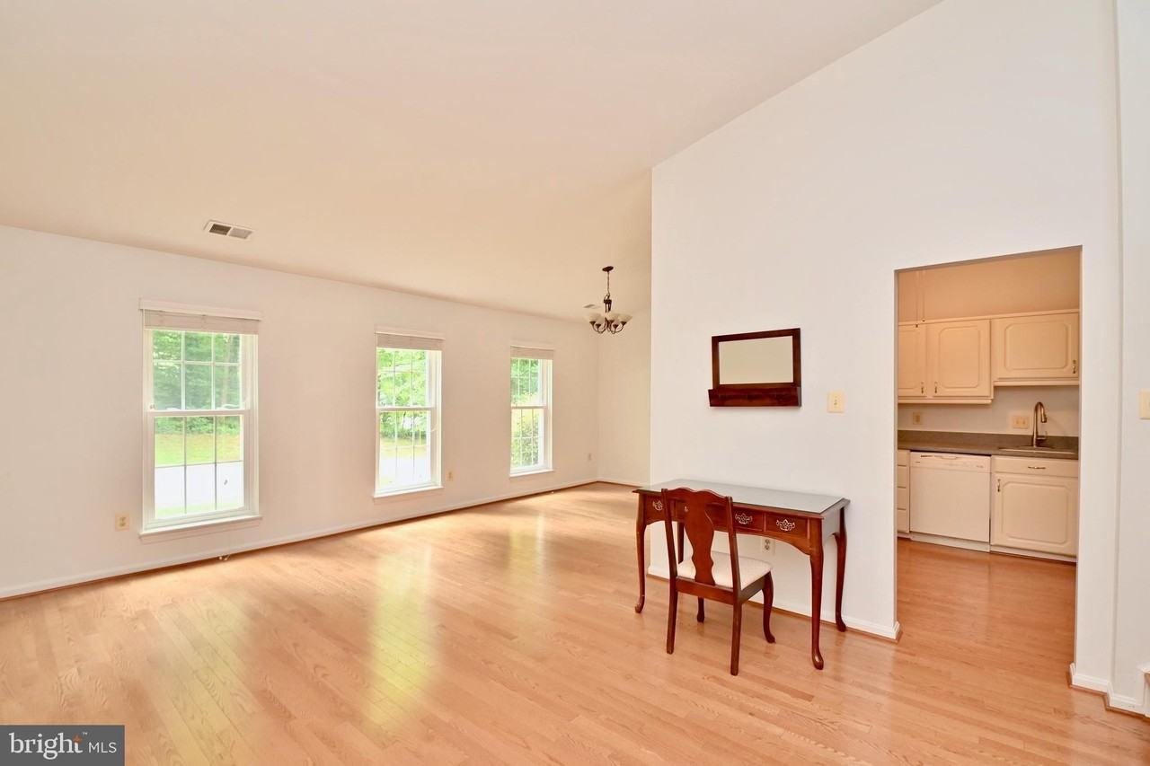 10048 Wood Sorrels Ln - Photo 5 of 42