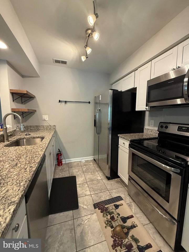 12359 Strong Ct #588 - Photo 5 of 19