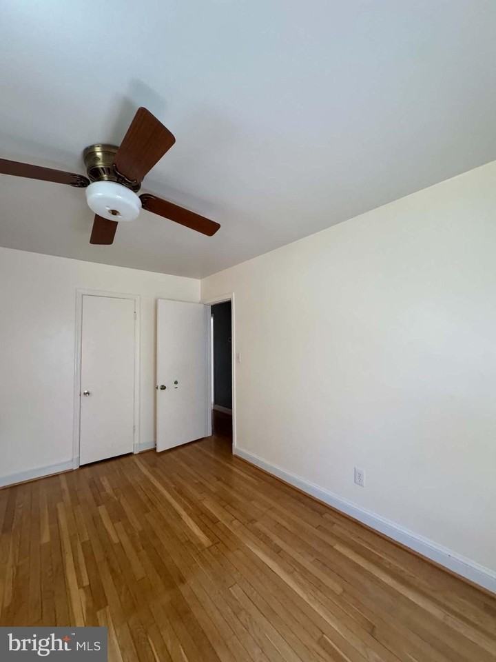 5313 Easton Dr - Photo 7 of 13