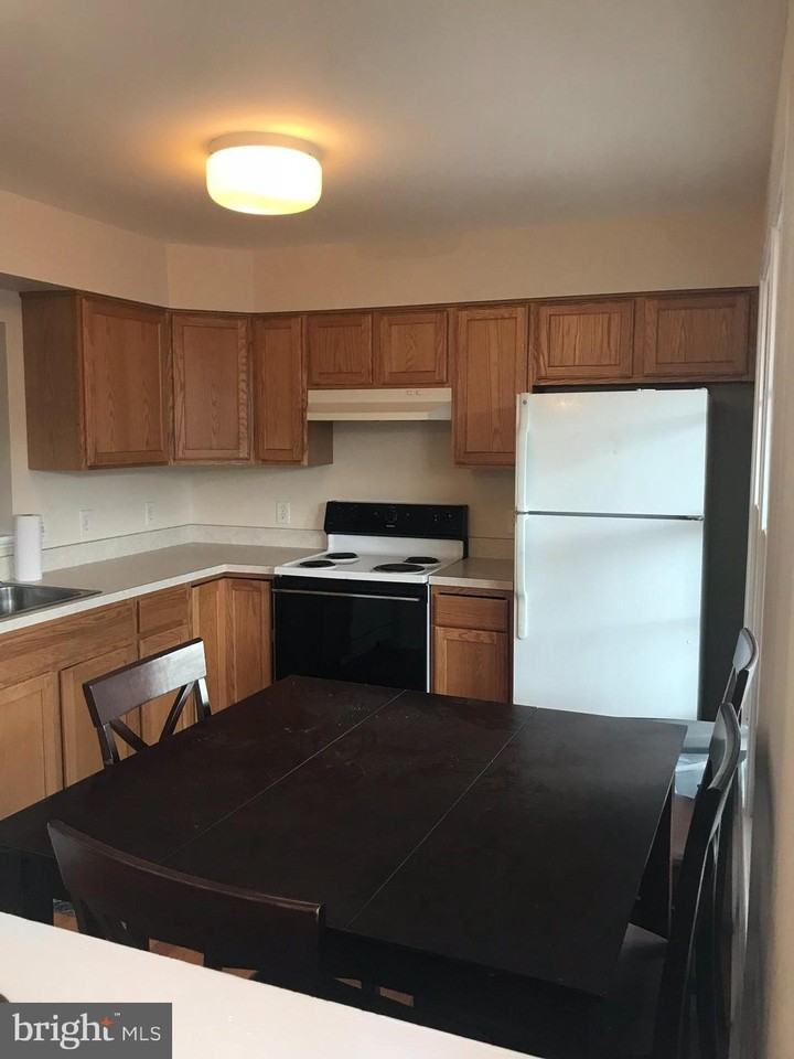 1169 Commercial Ct - Photo 2 of 22