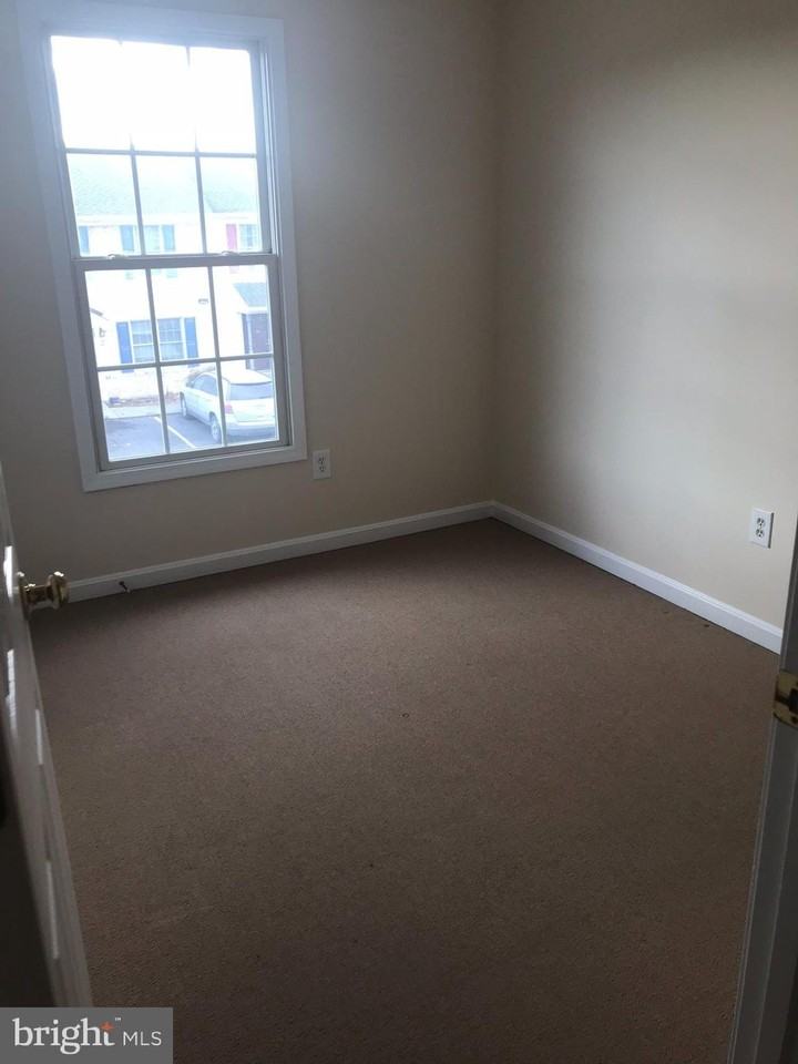 1169 Commercial Ct - Photo 7 of 22