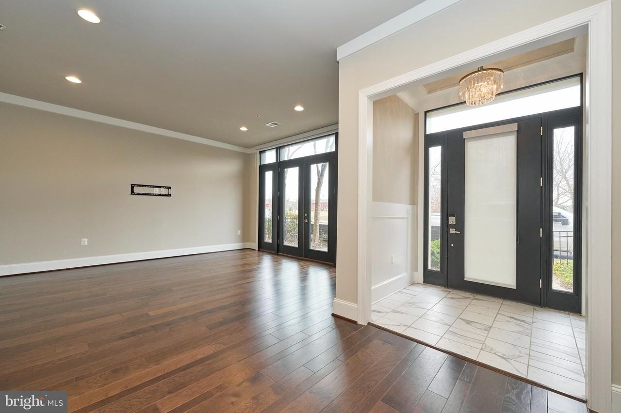 20442 Northpark Dr - Photo 3 of 43
