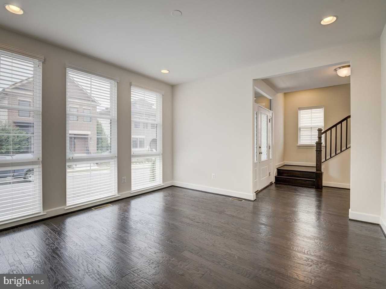 20447 Codman Dr - Photo 5 of 50