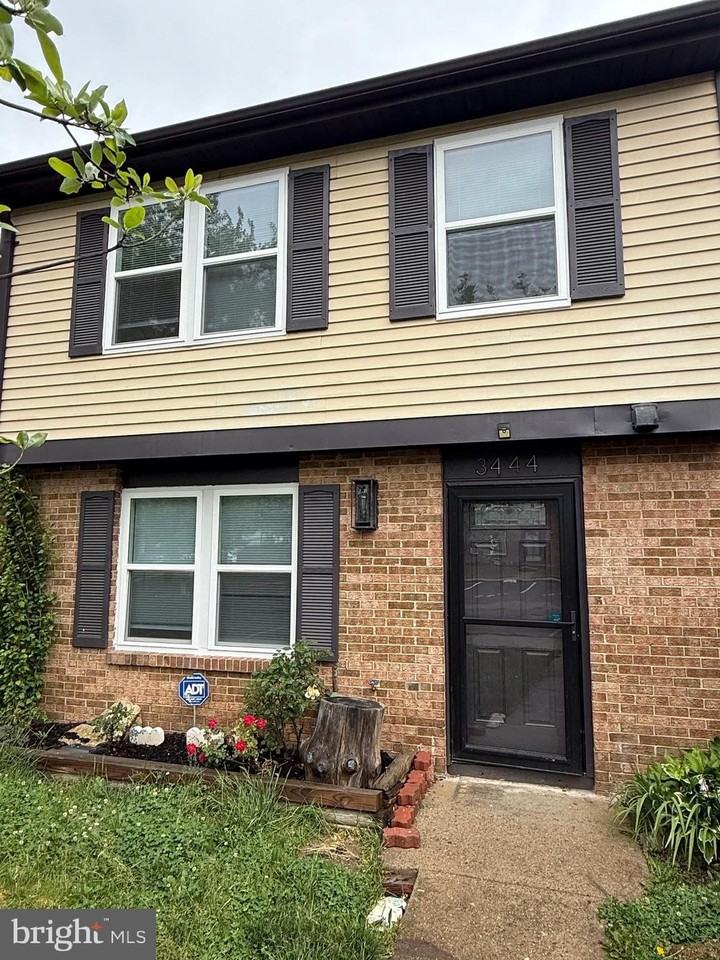 3444 Brookville Ln - Photo 2 of 28