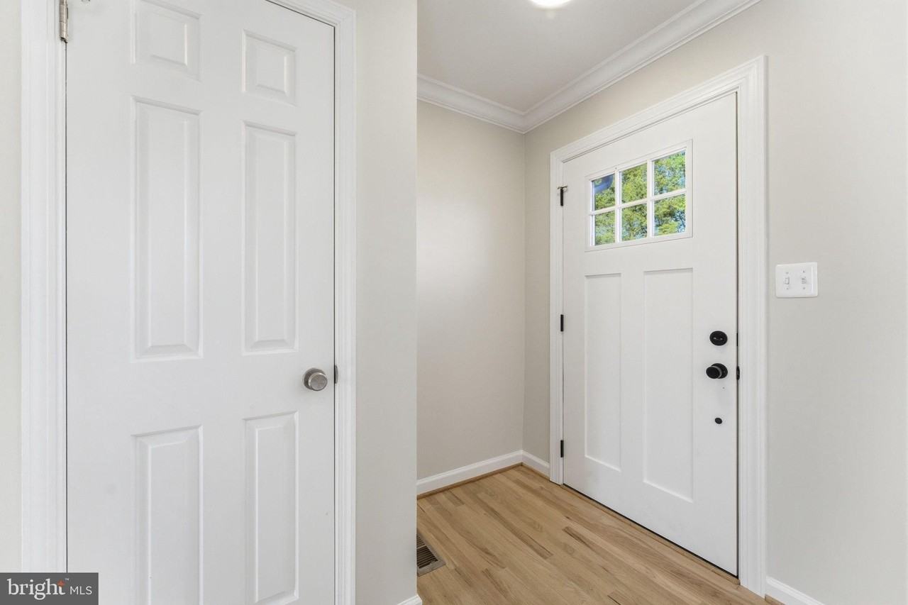 4508 Old Field Dr - Photo 3 of 50