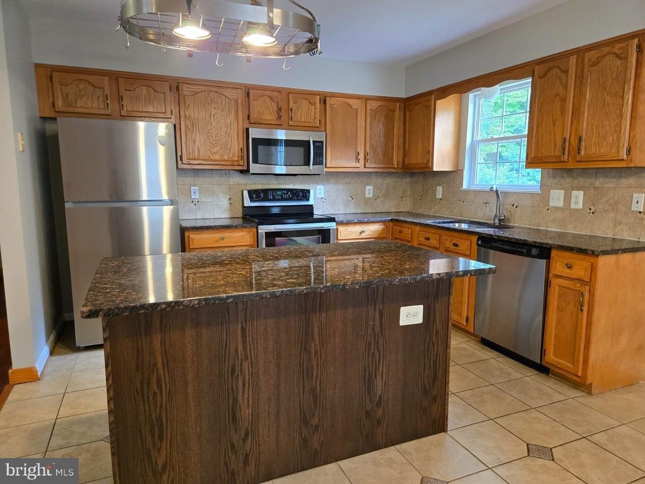 20 Bonnie Lee Ct - Photo 4 of 23