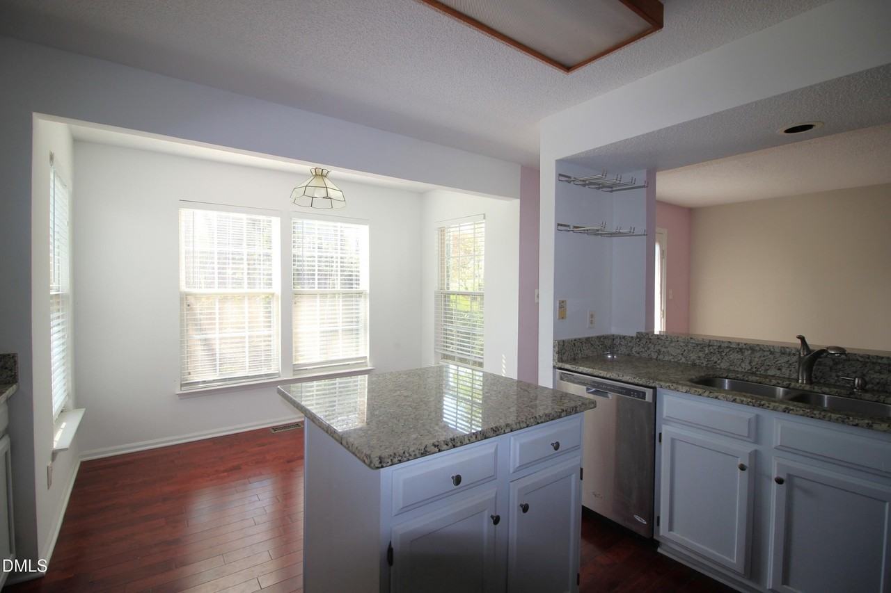 108 Foscoe Ln - Photo 6 of 44