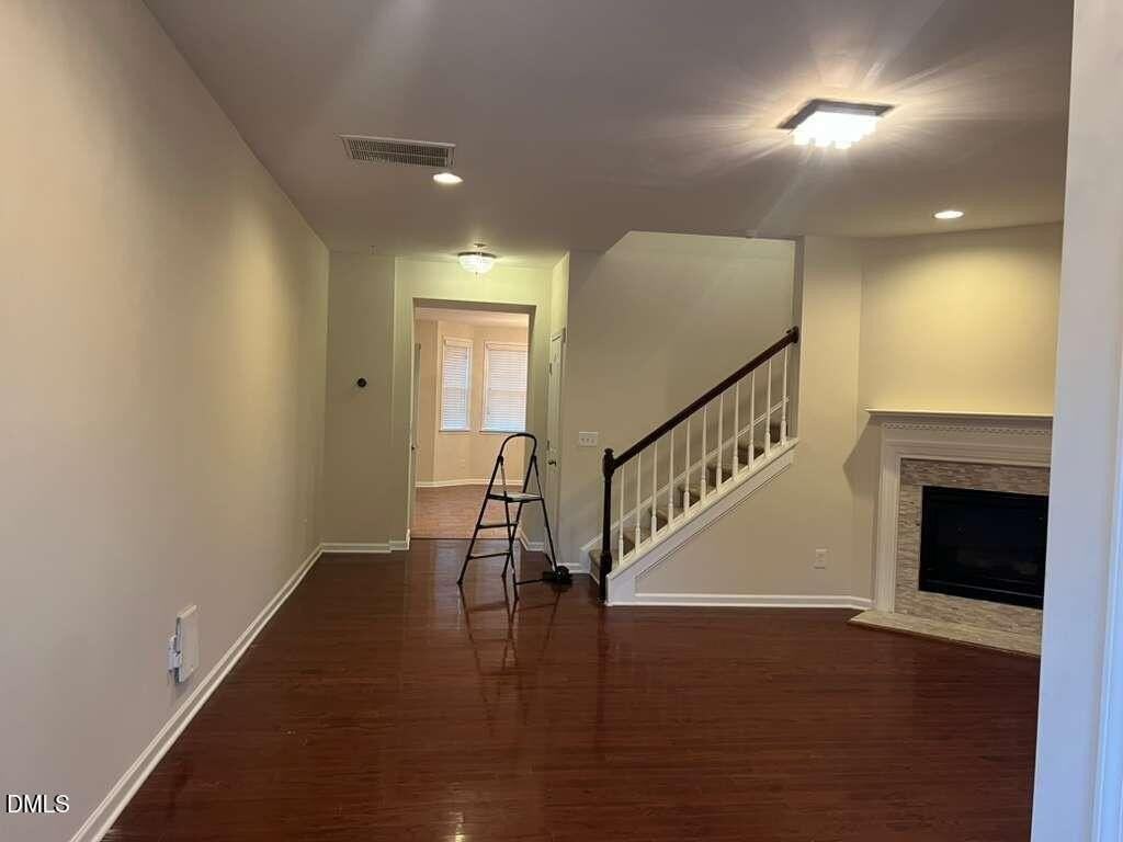 708 Newstead Way - Photo 3 of 34