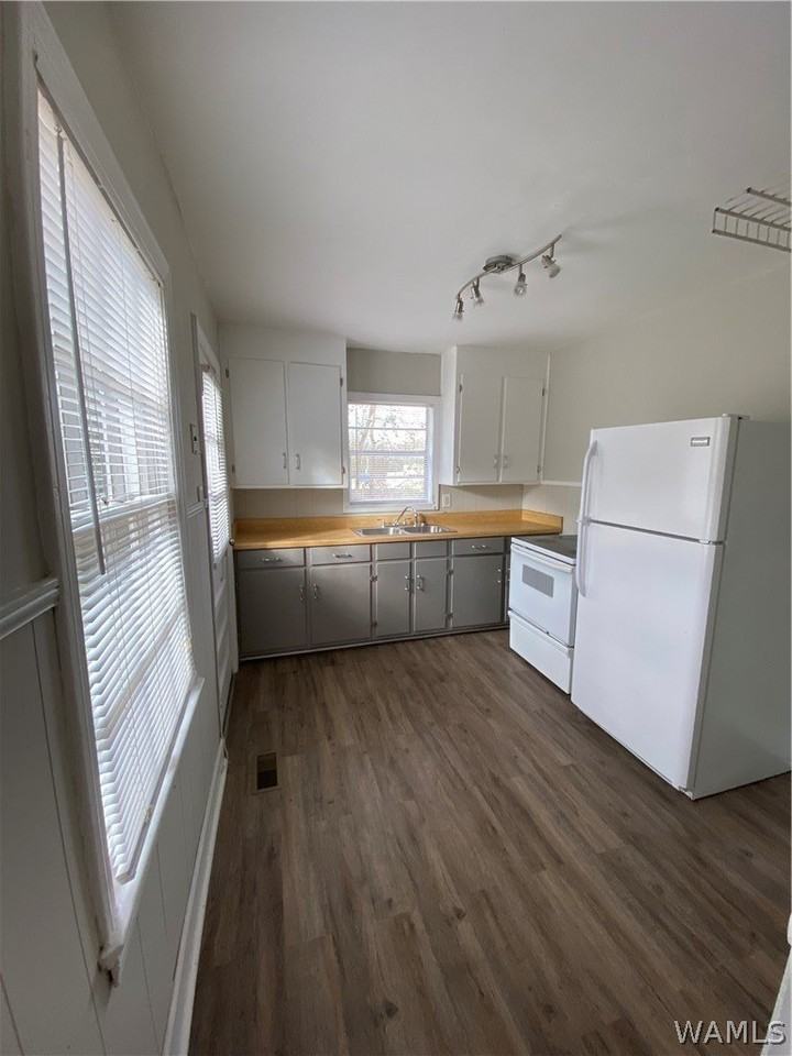 2828 2nd Ave E #B - Photo 6 of 12