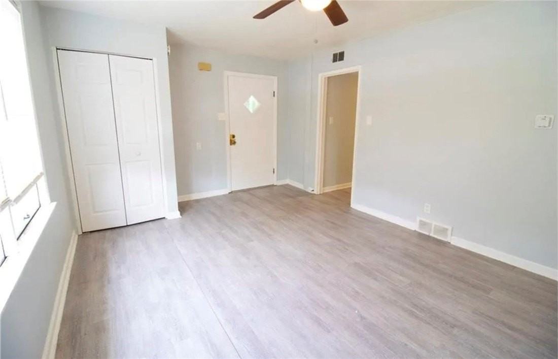 2582 Pitcairn Rd #2580 - Photo 4 of 4