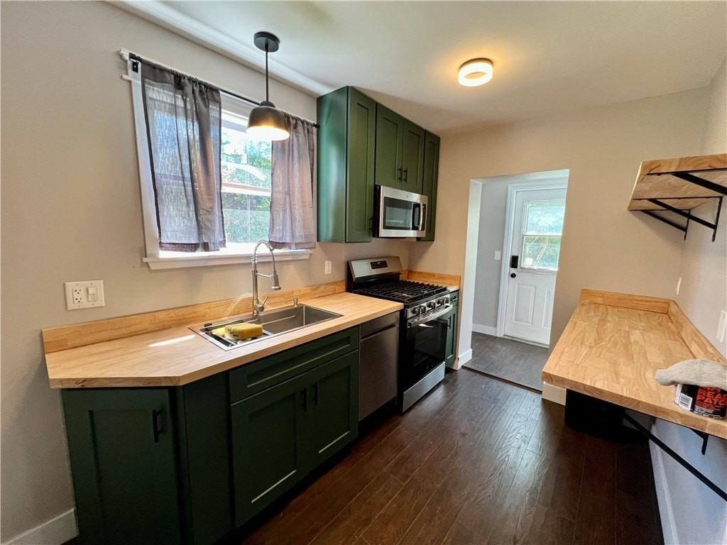 124 E Wallace Ave - Photo 5 of 12