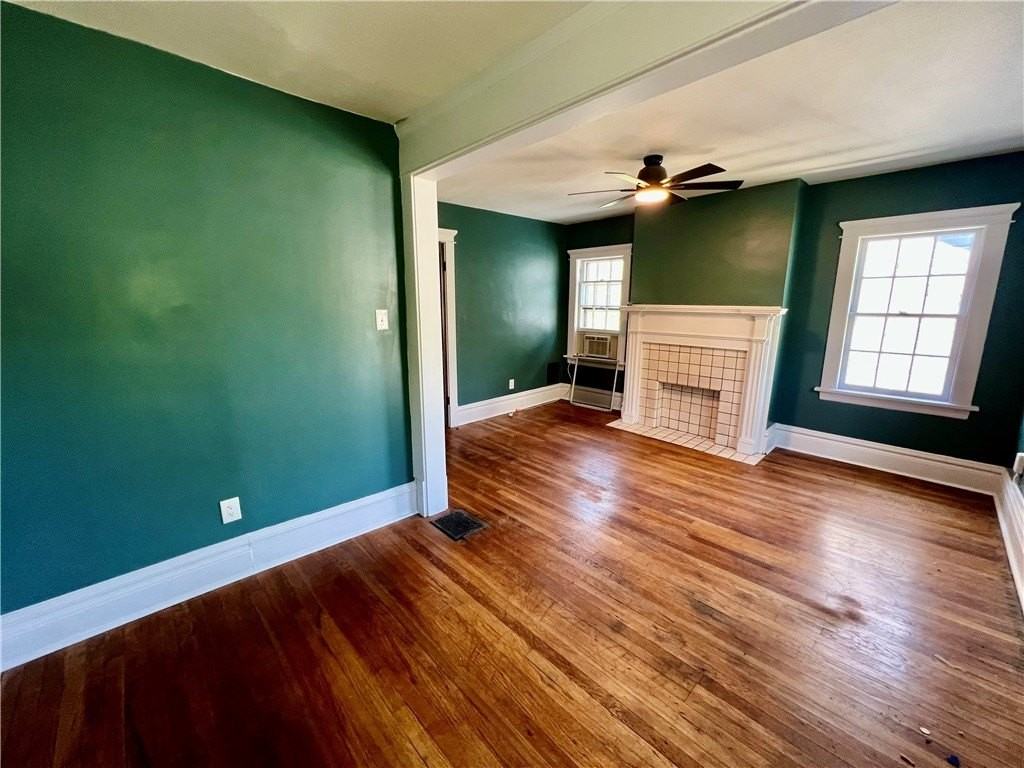 124 E Wallace Ave - Photo 7 of 12
