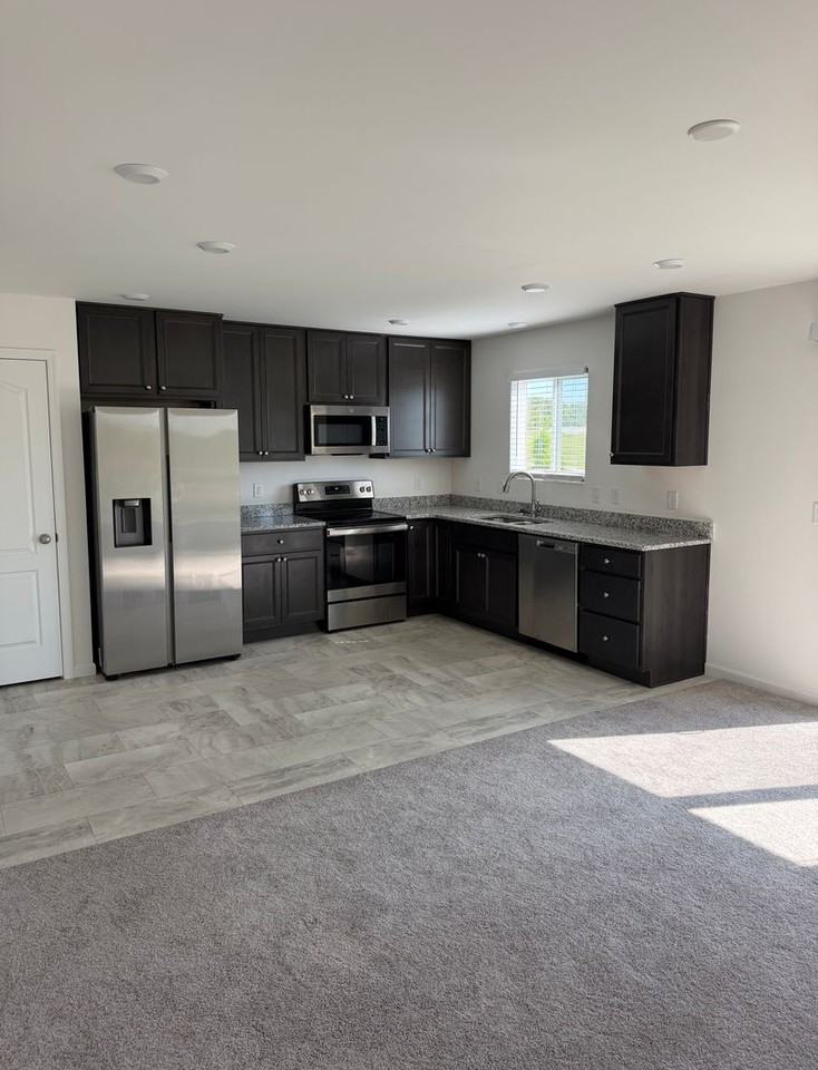 60 Mora Blvd - Photo 5 of 31