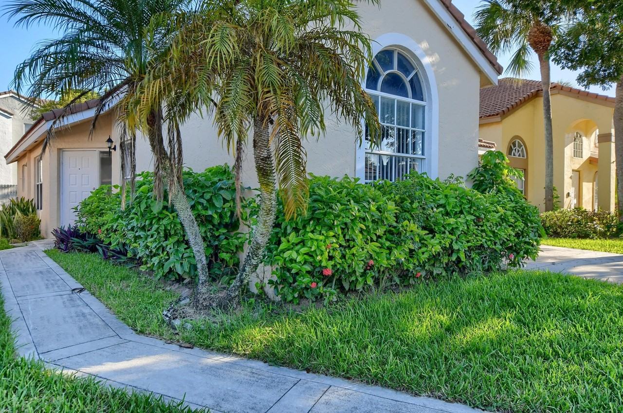 10253 Serene Meadow Dr N - Photo 3 of 50